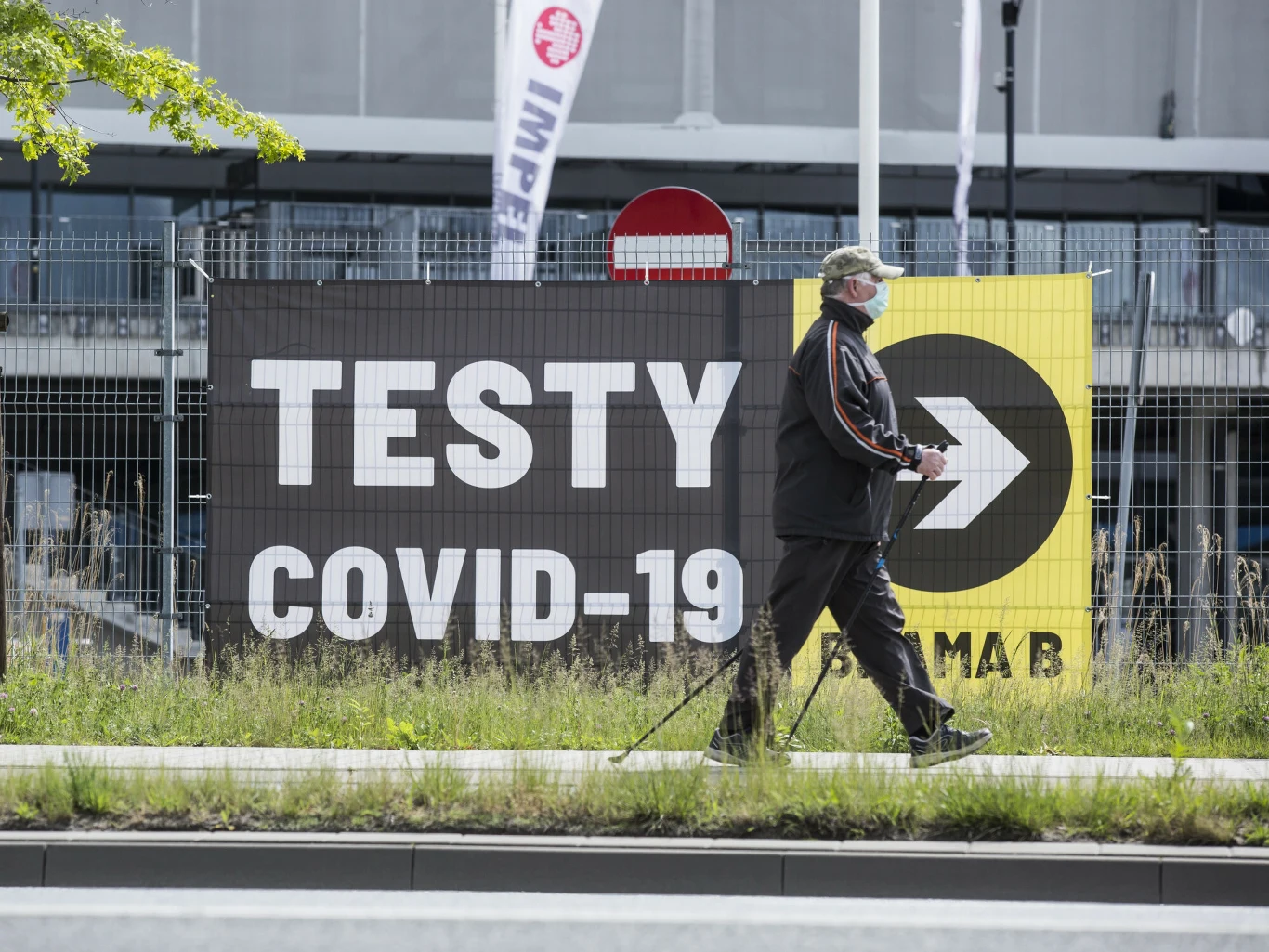 Na zdj. punkt testowania we Wrocławiu