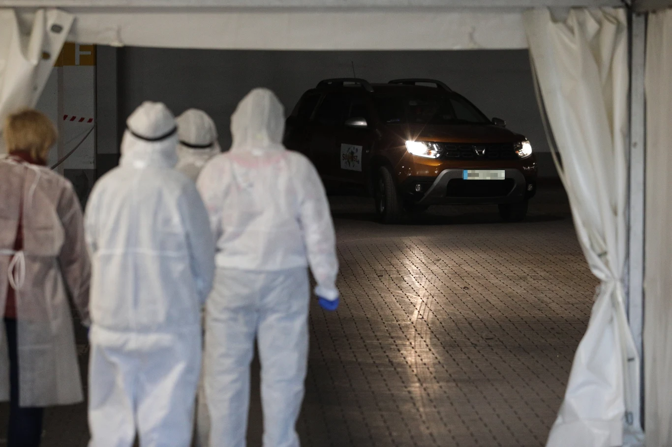 Mobilny punkt do testów na obecność koronawirusa we Wrocławiu