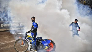 Żużel. PGE Ekstraliga. Łaguta i Michelsen mieli dętki z tego samego sklepu