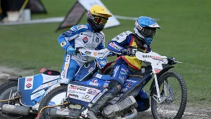 Patrick Hansen próbuje wyprzedzić Szymona Szlauderbacha