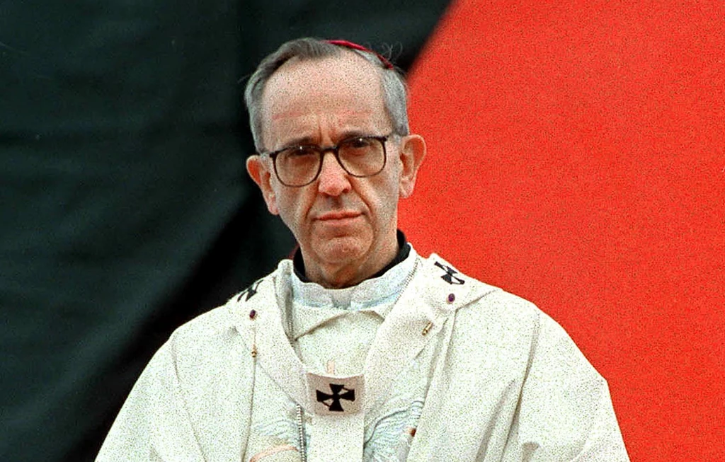 Jorge Bergoglio, czyli przyszły papież Franciszek, w 2001 roku jako arcybiskup Buenos Aires Jorge Bergoglio, czyli przyszły papież Franciszek, w 2001 roku jako arcybiskup Buenos Aires