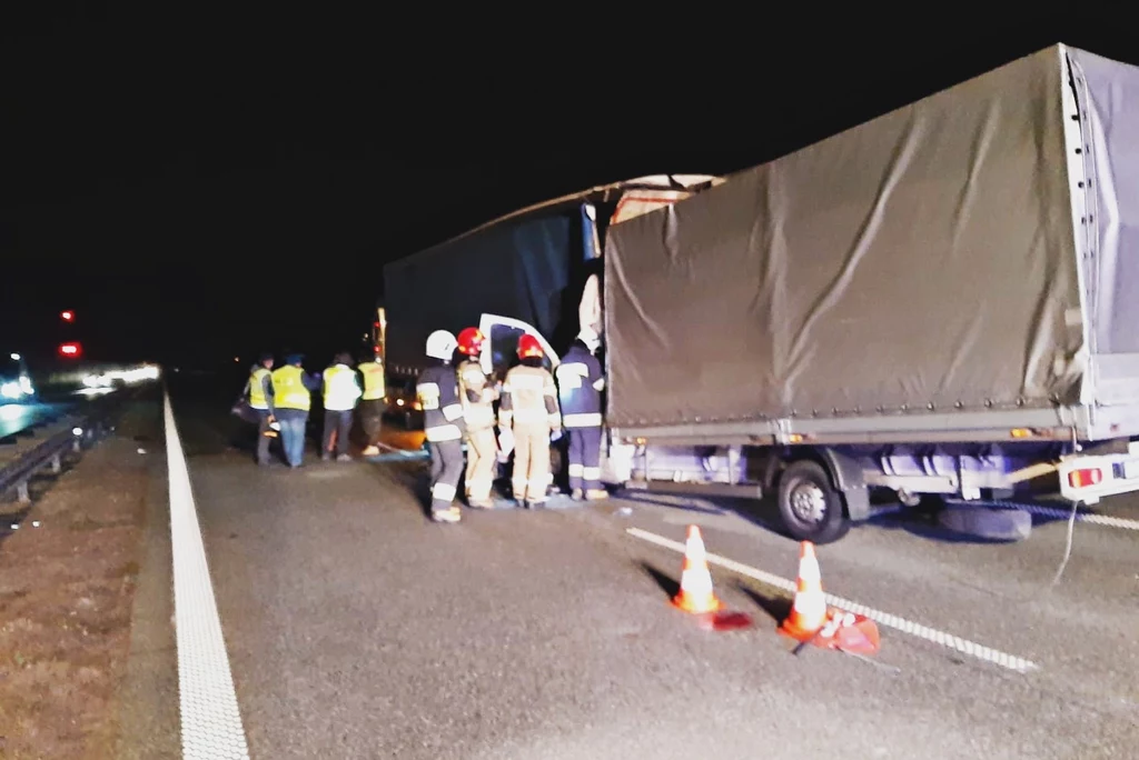 W wypadku zginął kierowca samochodu dostawczego