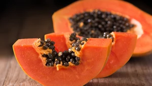 Dlaczego warto jeść papaję?