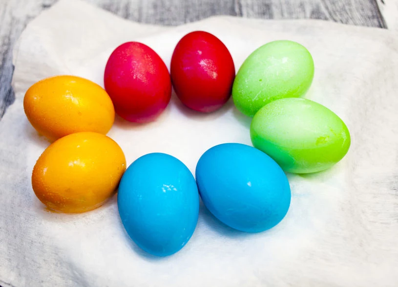 Naturalnie barwione jaja 