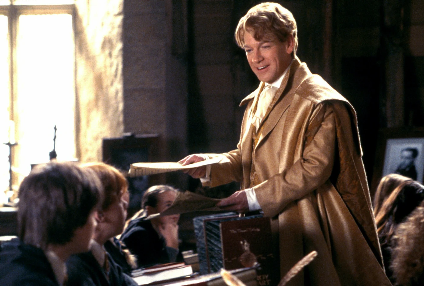 Popularność wśród szerokiej widowni przyniosła Kennethowi Branaghowi rola nauczyciela obrony przed czarną magią - Gilderoya Lockharta  - w filmie "Harry Potter i komnata tajemnic". Według reżysera Chrisa Columbusa Kenneth Branagh był jedynym aktorem, który pasował do tej roli. "Ken to jeden z największych aktorów scenicznych i ekranowych naszych czasów" - mówił reżyser. 

"Rola Lockharta jest jedną z najbardziej wymagających ról w obu filmach. Potrzebowaliśmy kogoś, kto potrafi być zarówno lekko uciążliwy, jak i czarujący, kogoś, kto przekaże narcyzm Lockharta, będzie zabawny, a jednocześnie wiarygodny. Ken zrobił wszystko, o co go prosiliśmy. Jest po prostu niesamowity" - wyjaśniał producent David Heyman.