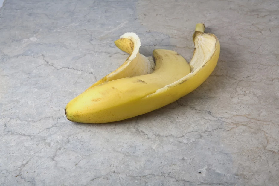 skórka z bananów do butów