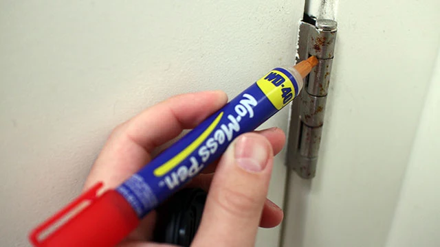 wd 40 zawiasy