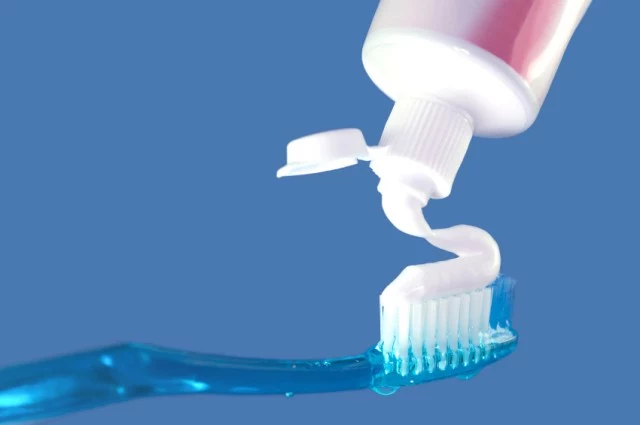 pasta do zębów odciski