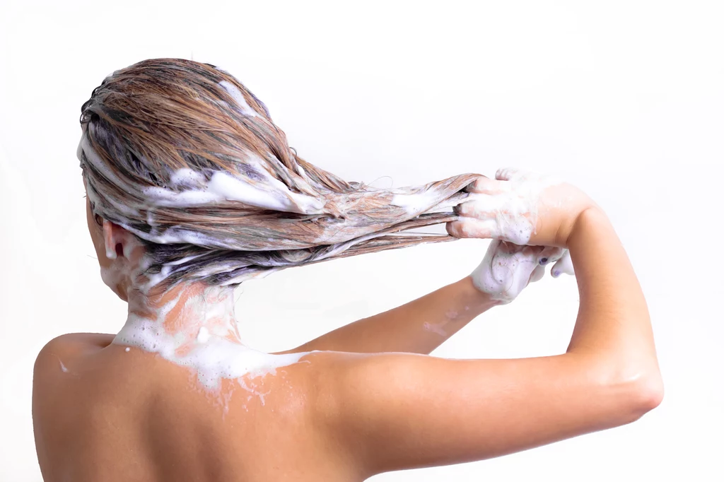 mycie włosów