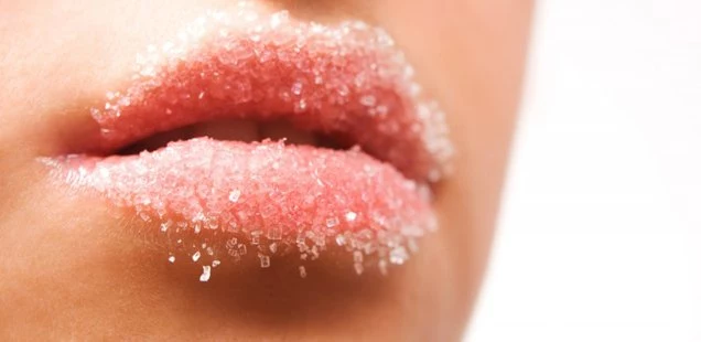 Złuszczanie naskórka ust