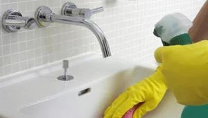 Domowy środek do czyszczenia umywalki