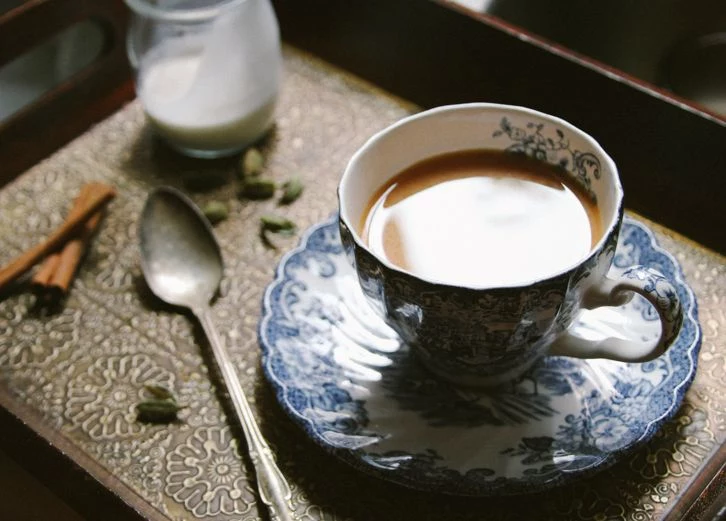 Jak zrobić herbatę imbirowo - kardamonową?
