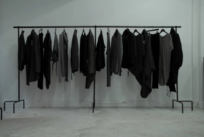 Jak chronić czarne ubrania przed blaknięciem