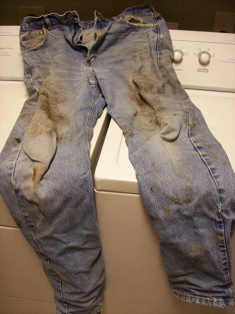 Jak wyczyścić brudne dżinsy