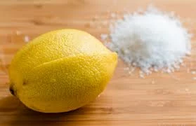 Sok z cytryny z solą