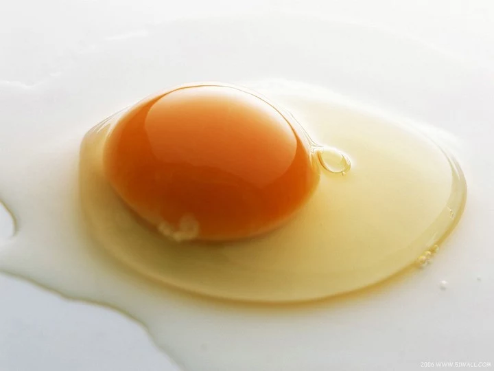 Surowe jajko