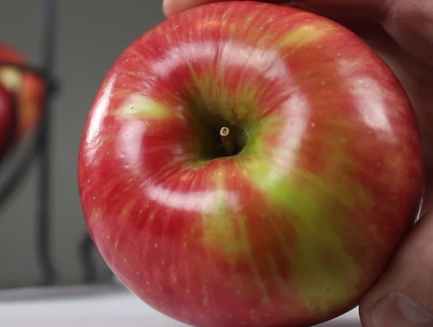 5 trików z wykorzystaniem jabłka