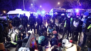 Policja i uczestnicy "Spaceru dla Przyszłości" w Warszawie