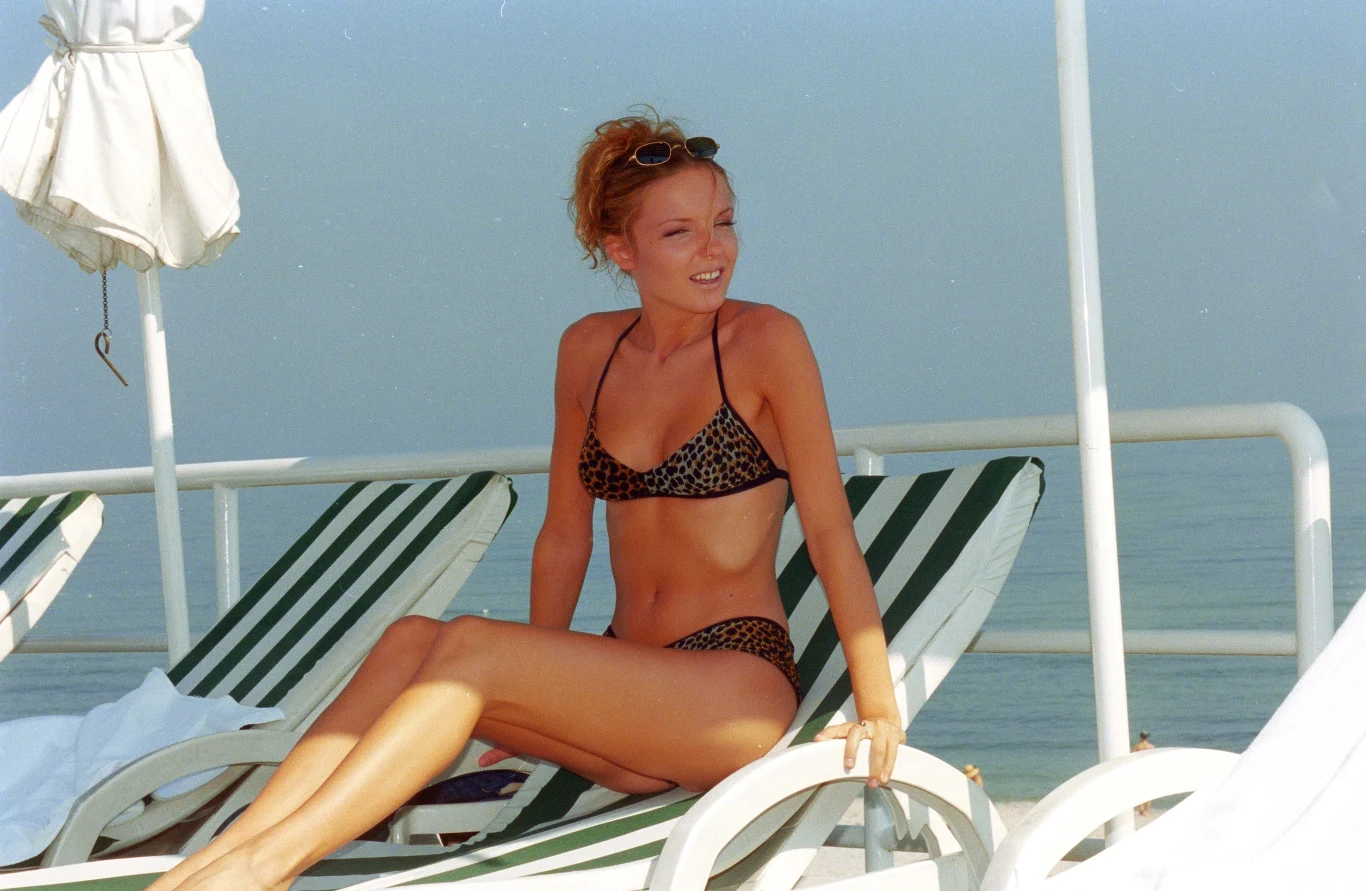 Nie wszyscy wiedzą, że pierwszym krokiem ku sławie Agnieszki Włodarczyk był udział w konkursie Miss Polski Nastolatek (1995). Nie miała wtedy jeszcze ukończonych 15 lat (to zakładał regulamin), ale Agnieszce udało się jakoś oszukać jurorów. Dziewczyna znalazła się w finałowej dziesiątce.