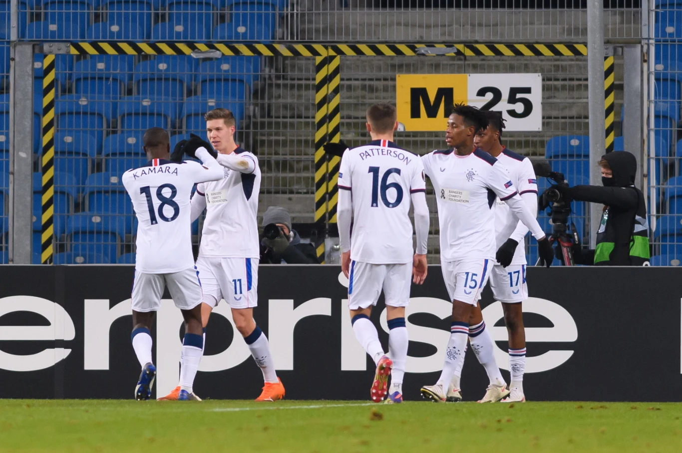 Piłkarze Rangersów cieszą się ze zdobytej bramki