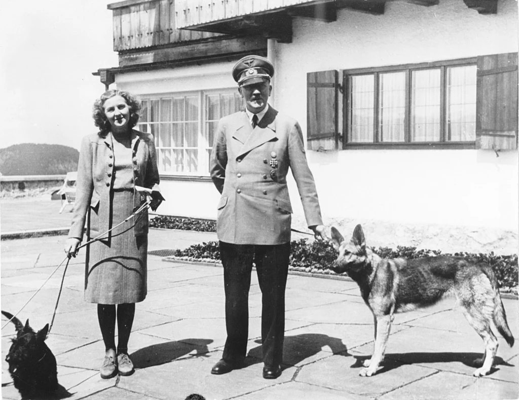 Adolf Hitler i Eva Braun, Berghof