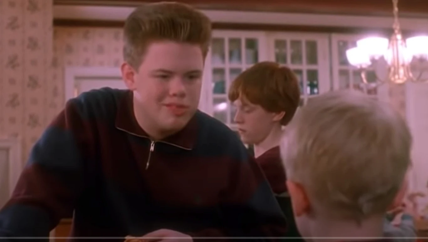 Devin Ratrey jako Buzz Devin Ratrey jako Buzz