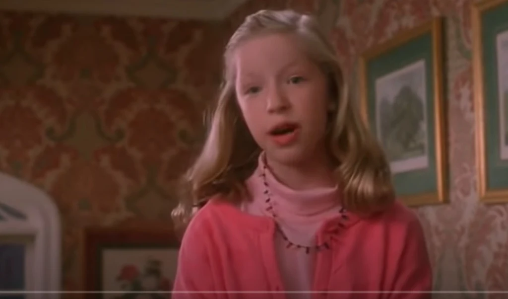 Angela Goethals jako Linnie Angela Goethals jako Linnie