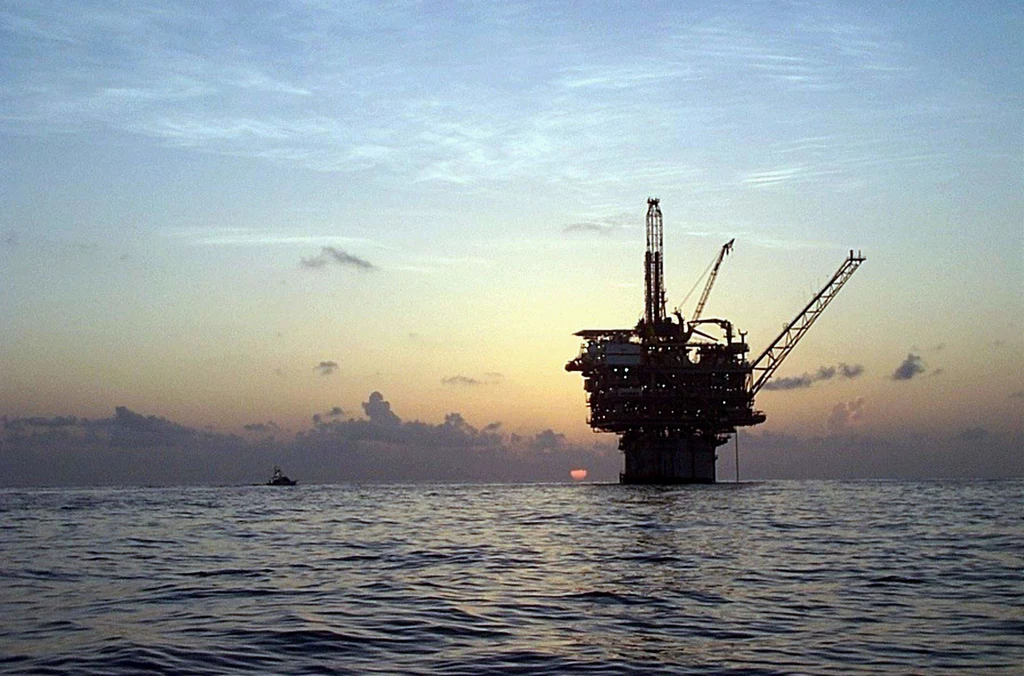 Firmy naftowe i gazowe wciąż inwestują w eksploatację nowych złóż