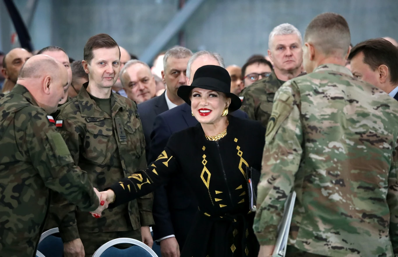 Warszawa, 30.01.2020. Ambasador USA Georgette Mosbacher na odprawie dotyczącej polsko-amerykańskiej współpracy przed ćwiczeniami DEFENDER-Europe 20, w 1. Bazie Lotnictwa Transportowego