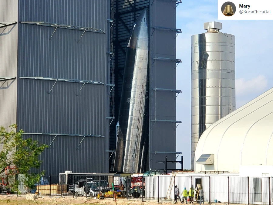 Starship SN9 po prostu przewrócił się na stojaku Starship SN9 po prostu przewrócił się na stojaku