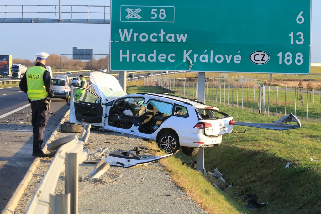 To prawda, że w terenie niezabudowanym częściej dochodzi do tragicznych wypadków. Ale czy ich przyczyną jest niezachowanie odstępu czy nadmierna prędkość to jest interpretacja policjantów