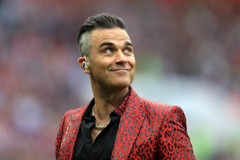 Robbie Williams przypomniał o sobie parodią Borisa Johnsona