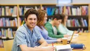 Świadczenia dla studentów. Jednym z nich jest stypendium socjalne. 