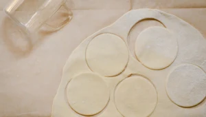 Do ciasta na uszka i pierogi używaj takiej wody. Będą rozpływać się w ustach