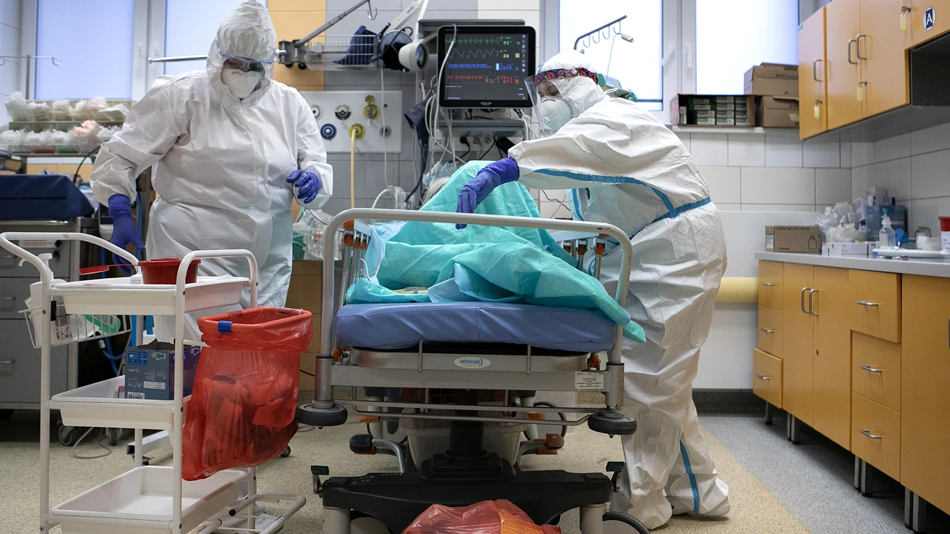 Czesi i Słowacy przegrywają walkę z COVID-19; zdj. ilustracyjne Czesi i Słowacy przegrywają walkę z COVID-19; zdj. ilustracyjne