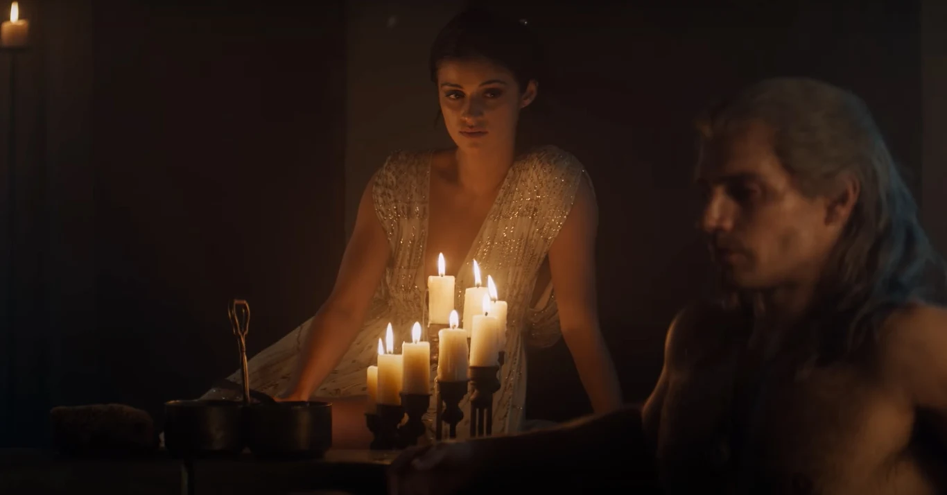 Jak donoszą źródła, miało chodzić o scenę tzw. bujających się toporów, podczas której zrobił sobie coś w nogę - aktor był w tym czasie podwieszony na wysokości 6 metrów na specjalnej uprzęży bezpieczeństwa, kiedy nagle na jego twarzy można było dostrzec wyraźny grymas bólu. Jak donoszą źródła, miało chodzić o scenę tzw. bujających się toporów, podczas której zrobił sobie coś w nogę - aktor był w tym czasie podwieszony na wysokości 6 metrów na specjalnej uprzęży bezpieczeństwa, kiedy nagle na jego twarzy można było dostrzec wyraźny grymas bólu.