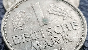 Niemieckie marki nadal w szufladach 