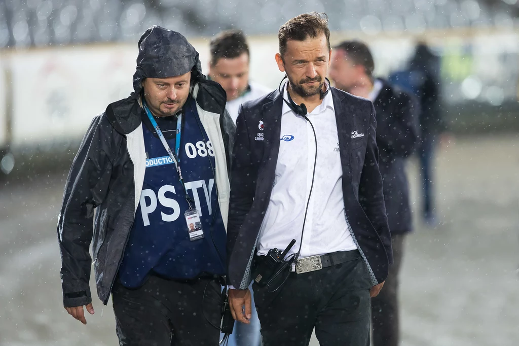 Sędzia Paweł Słupski z prawej Sędzia Paweł Słupski z prawej