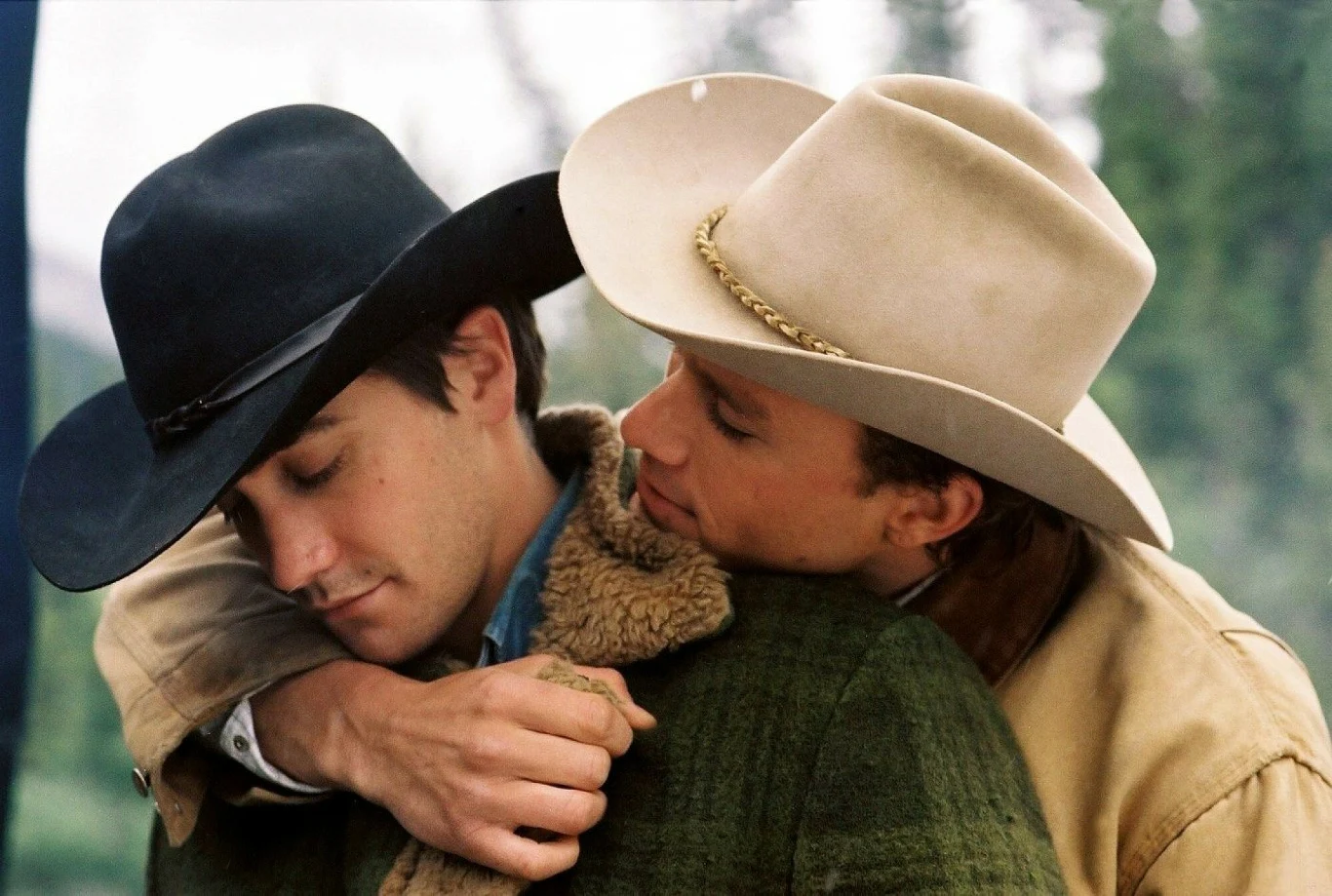 Jedną z najlepszych ról Jake'a Gyllenhaala pozostaje występ w głośnym filmie Anga Lee "Tajemnica Brokeback Mountain". "Pierwszy raz grałem postać przedstawioną w dłuższym okresie czasu. Ang uświadamiał mi, że nie chodzi tylko o odpowiednią charakteryzację czy ubranie, ale także głos, ruchy, zachowanie. Dzięki niemu czułem się silniejszy" - zwierzał się aktor.

Opowiadający o homoerotycznej fascynacji między dwoma kowbojami obraz otrzymał aż dziewięć nominacji do Oscara, w tym dla Gyllenhalla w kategorii "najlepszy aktor drugoplanowy". Do dziś jest to jedyna nominacja aktora do nagrody Akademii.