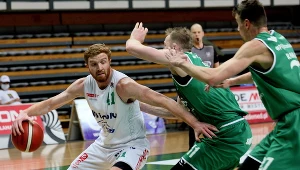 Aleksander Dziewa (w środku)