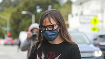 Jennifer Garner co dzień stroni od widowiskowych stylizacji. Woli je zachować na specjalne okazje. Niedawno fotoreporterzy przyłapali ją na jednej z ulic w Los Angeles.