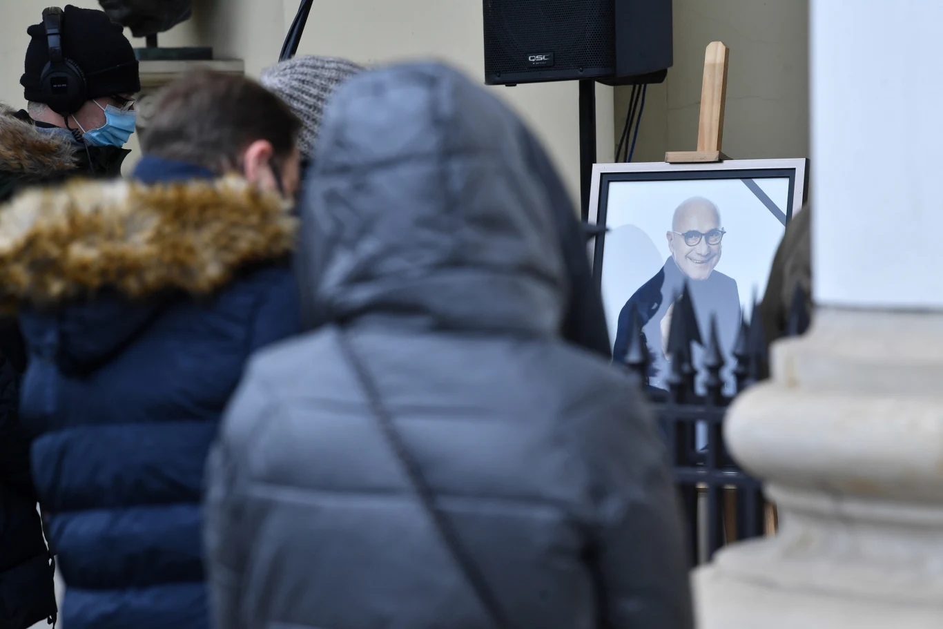 Rodzina prosi, aby zamiast kupowania kwiatów, przekazać datki na Schronisko dla Bezdomnych Zwierząt w Częstochowie.