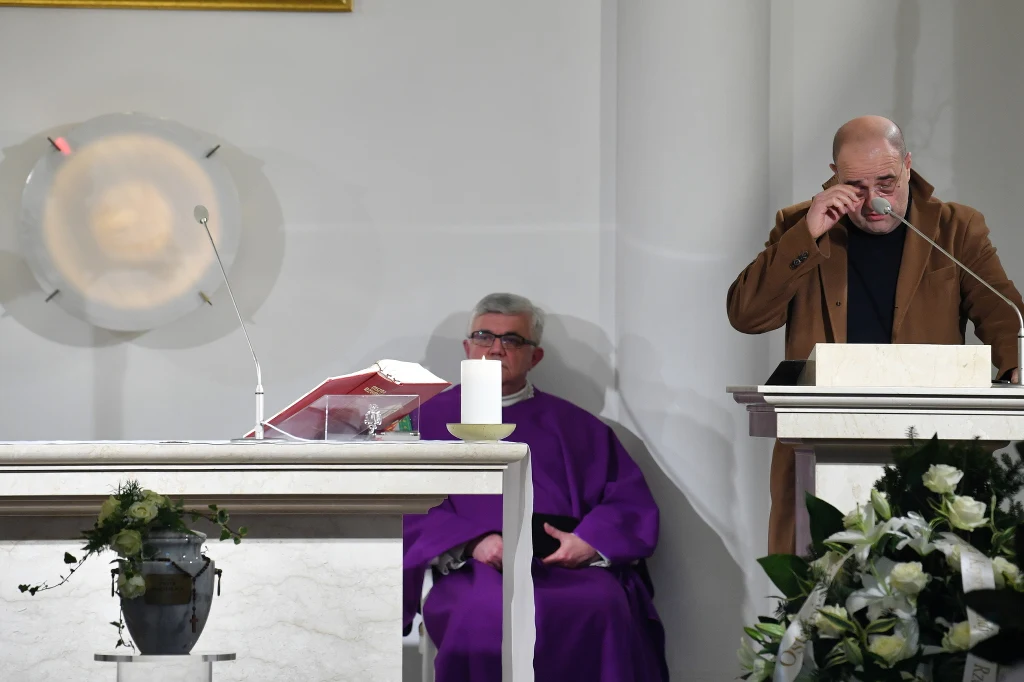 Cezary Żak na mszy żałobnej za Piotra Machalicę Cezary Żak na mszy żałobnej za Piotra Machalicę