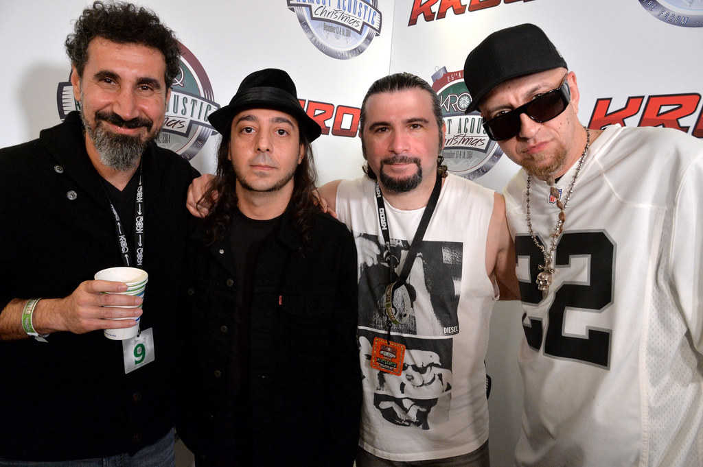 Zespół System Of A Down. Od lewej: Serj Tankian, Daron Malakian, John Dolmayan i Shavo Odadjian