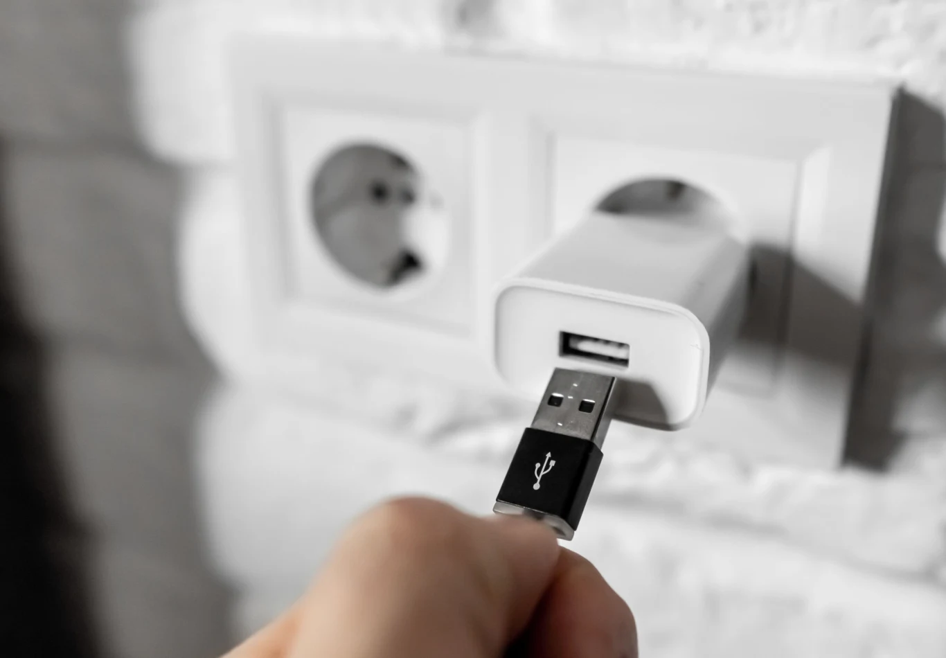 Coraz więcej telefonów obsługuje super i hiperszybkie ładowanie, ale te wartości można poprawić nawet na smartfonach bez tych technologii. Coraz więcej telefonów obsługuje super i hiperszybkie ładowanie, ale te wartości można poprawić nawet na smartfonach bez tych technologii.