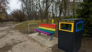 Tęczowe ławki w Kielcach