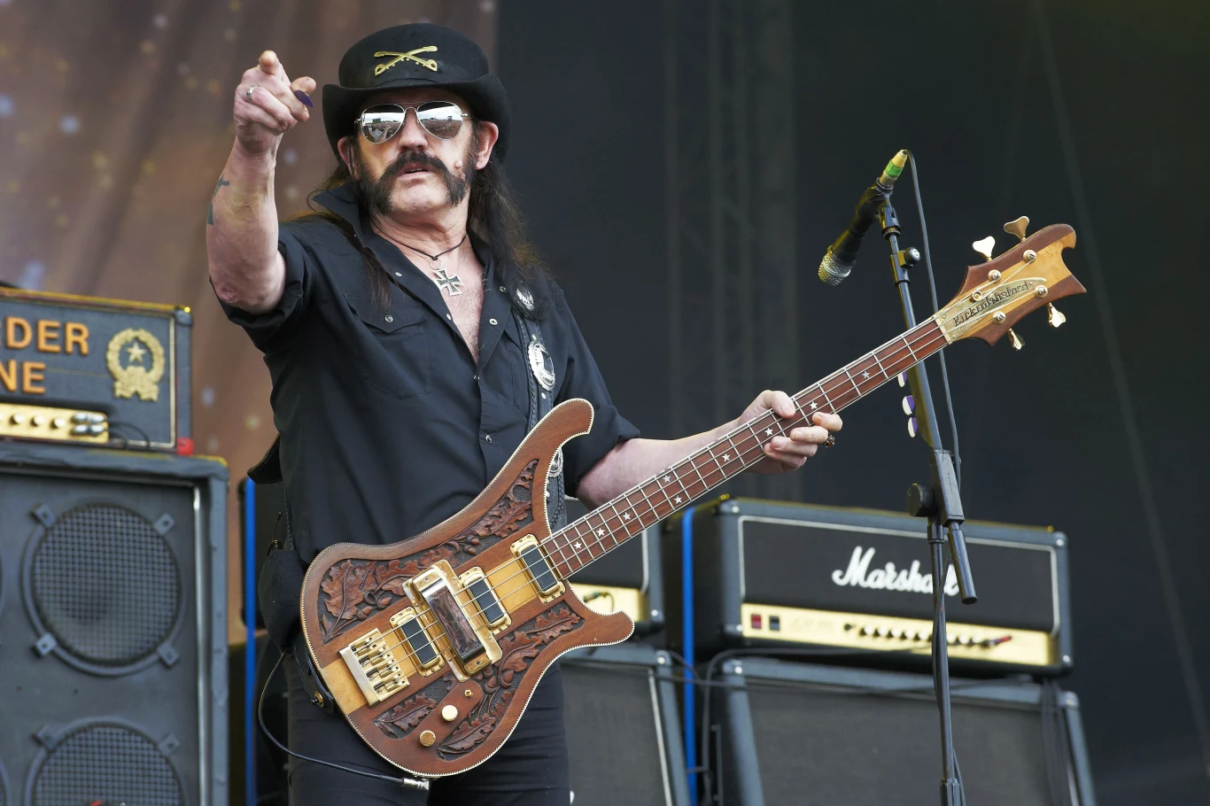 "To koniec Motorhead. Lemmy to Motorhead. Nie będziemy już nagrywać i koncertować. Ale marka przetrwa i Lemmy pozostanie na zawsze w naszych sercach" - stwierdził po śmierci muzyka perkusista zespołu, Mikkey Dee. "To koniec Motorhead. Lemmy to Motorhead. Nie będziemy już nagrywać i koncertować. Ale marka przetrwa i Lemmy pozostanie na zawsze w naszych sercach" - stwierdził po śmierci muzyka perkusista zespołu, Mikkey Dee.