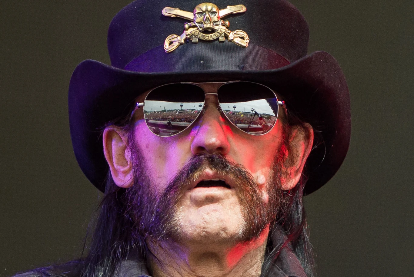 Lemmy zainspirował rzesze muzyków na całym świecie. Jako swojego idola wymieniali go członkowie takich grup, jak m.in. Metallica, Guns N'Roses czy Foo Fighters. Lemmy zainspirował rzesze muzyków na całym świecie. Jako swojego idola wymieniali go członkowie takich grup, jak m.in. Metallica, Guns N'Roses czy Foo Fighters.