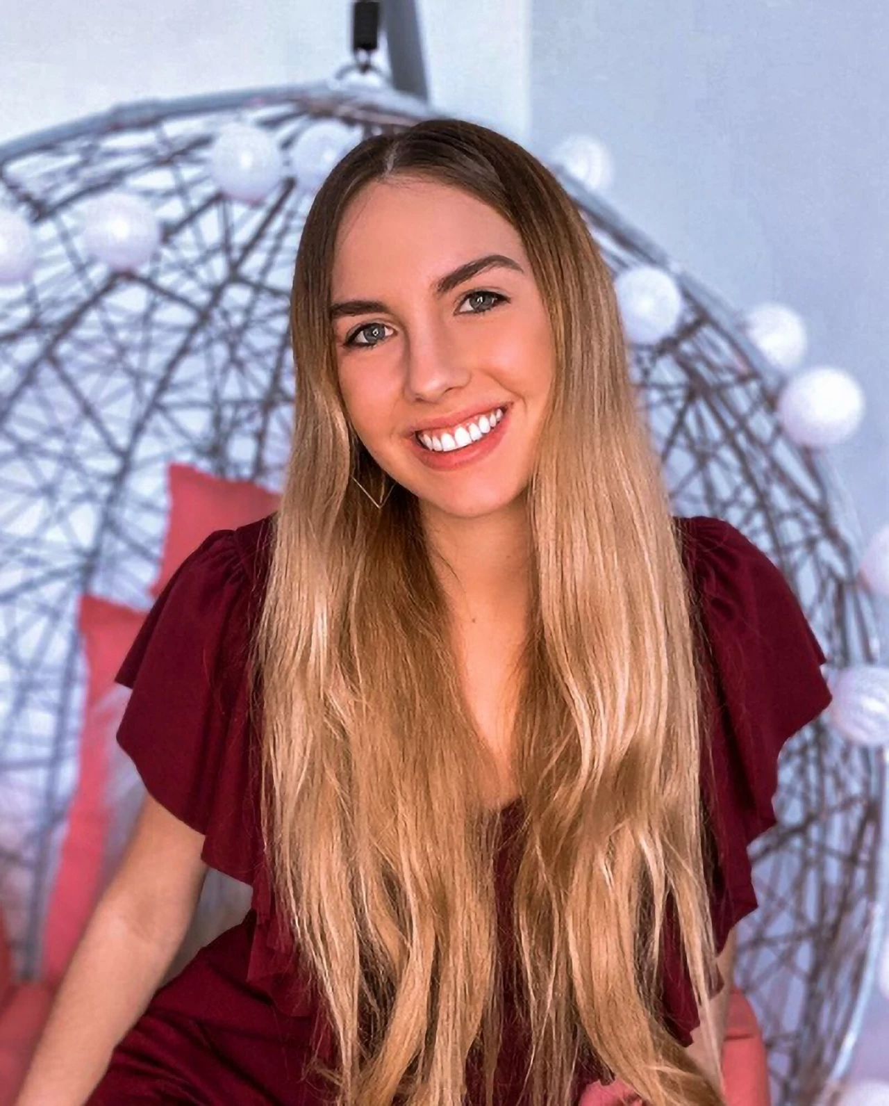 Miss Universe Argentina 2020 zdaje sobie jednak sprawę z tego, że niestety: "nadal żyjemy w społeczeństwie, w którym wygląd fizyczny łączy się ze szczęściem i sukcesem". Miss Universe Argentina 2020 zdaje sobie jednak sprawę z tego, że niestety: "nadal żyjemy w społeczeństwie, w którym wygląd fizyczny łączy się ze szczęściem i sukcesem".
