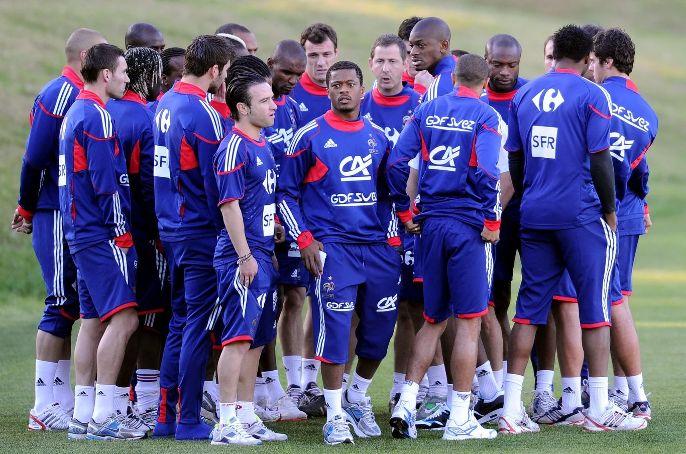 Podczas MŚ 2010 reprezentacji Francji odmówili wyjścia na trening. Na pierwszym planie Patrice Evra